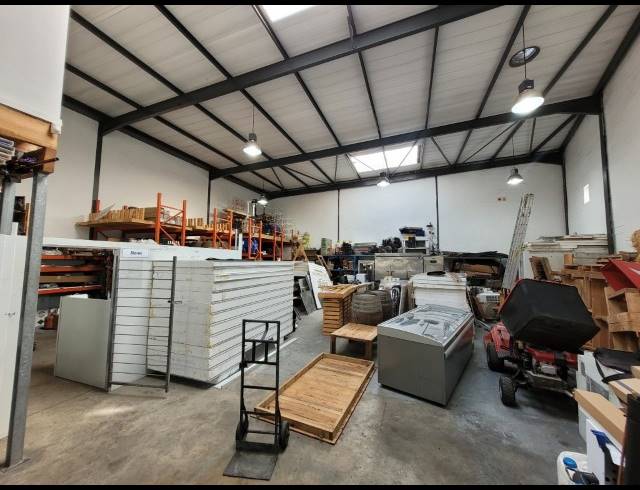 405M² WAREHOUSE TO LET IN STIKLAND INDUSTRIAL